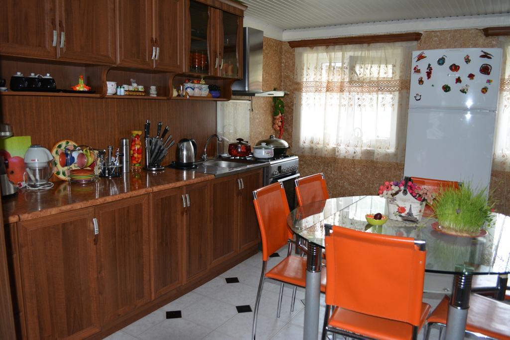 Guesthouse Giorgi Telavi Exteriör bild