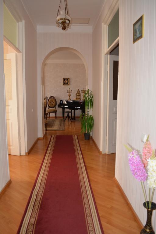 Guesthouse Giorgi Telavi Exteriör bild